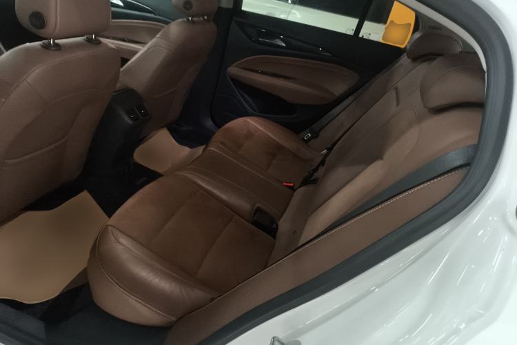 Used Buick Regal 2017 20T Luxury Model Left Rear Seat