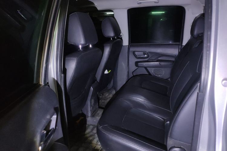 Used Great Wall Wingle 5 2017 2.0T European Version Diesel Two-Wheel Drive Advanced Large Double-Cab GW4D20E Left Rear Seat