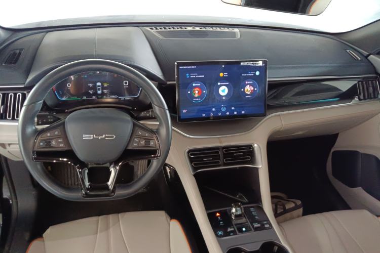 Used BYD Song PLUS New Energy 2023 Champion Edition DM-i 110KM Flagship Model Center Console