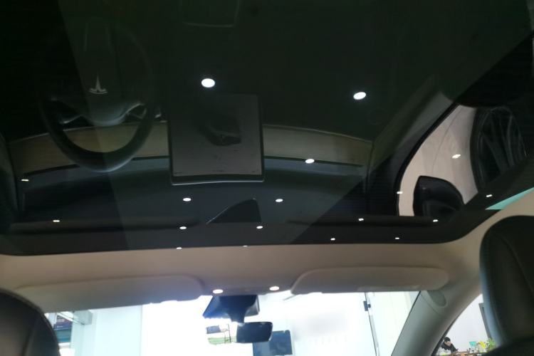 Used Tesla Model Y 2022 Long-Range All-Wheel-Drive Version