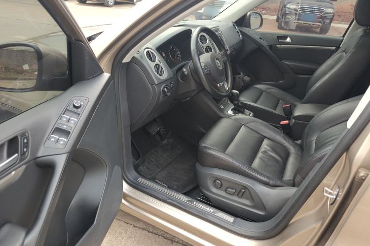 Used Volkswagen Tiguan L 2015 1.8TSI Automatic All-Wheel-Drive Luxury Model