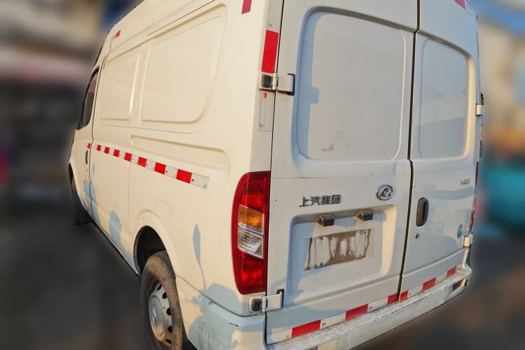 Used SAIC MAXUS Xintu V80 2021 2.0T Manual Classic City Delivery King Short Wheelbase Mid-Roof Design 3 Seats