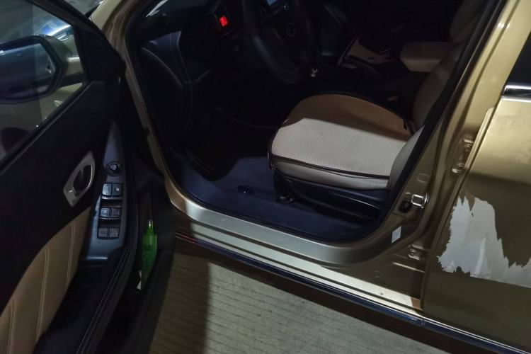 Used GAC Trumpchi GA3S Vision 2014 1.6L Automatic Elite ESP Version Driver Seat