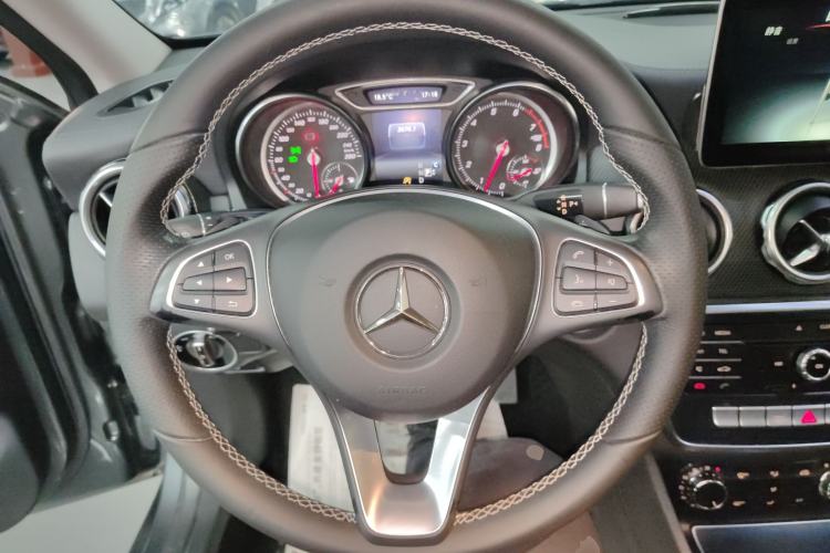 Used Mercedes-Benz GLA 2017 GLA 200 Fashion Model
