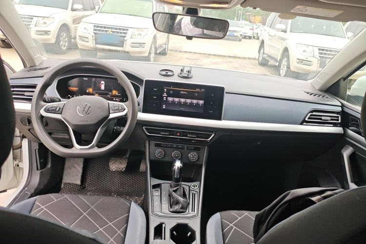 Used Volkswagen Lavida 2023 Revised 1.5L Automatic DeYi Edition Center Console