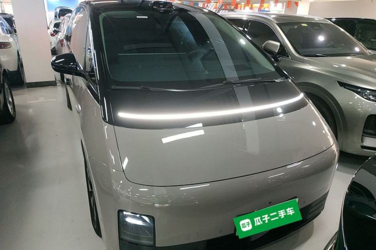 Used Li Auto MEGA 2024 Ultra Model
