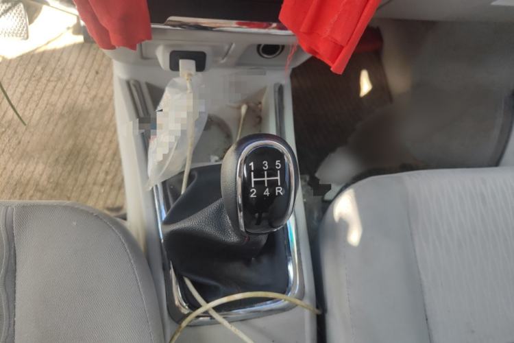 Used Jinbei New Hiace X30L 2024 Wealth Edition Passenger Van 5/6/7 Seater Front-Mounted Air Conditioning