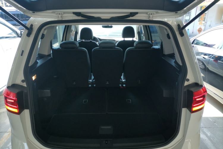 Used Volkswagen Touran 2018 Volkswagen Touran L 280TSI DSG Comfort Edition 7 Seats China V Emission Standard Trunk