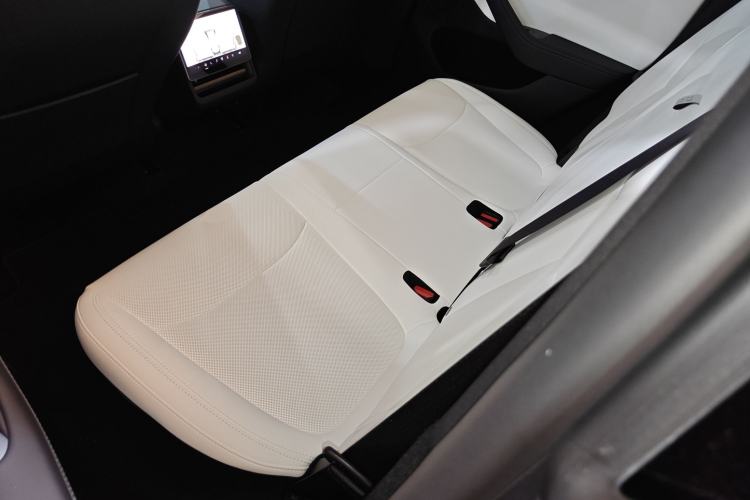 Used Tesla Model Y 2026 Model Long-Range Rear-Wheel-Drive Version Left Rear Seat