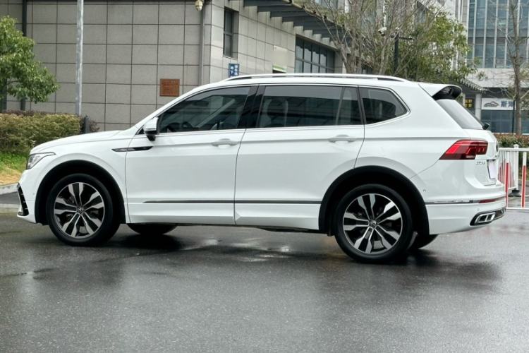Used Volkswagen Tiguan L 2023 330TSI Automatic Two-Wheel Drive R-Line Enjoyment Edition