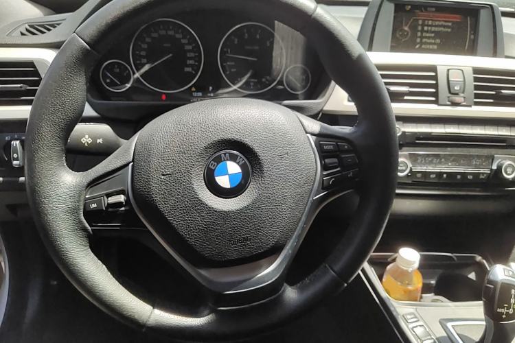 Used BMW 3 Series GT 2016 320i Fashion Model Steering Wheel