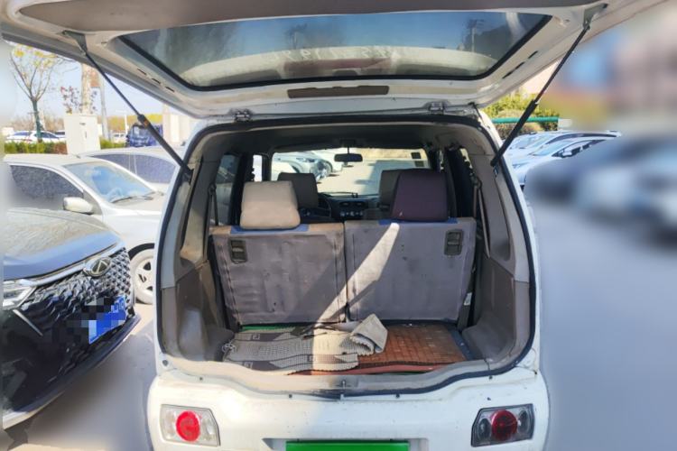 Used Suzuki Wagon R 2015 1.0L Manual Utility Model Trunk