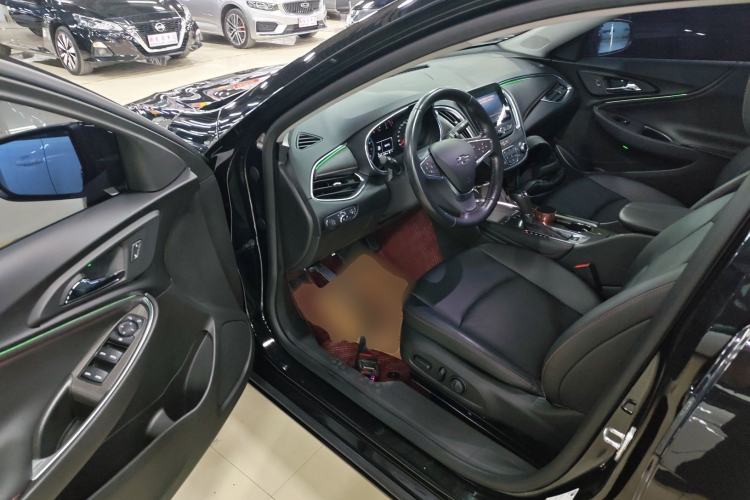 Used Chevrolet Malibu XL 2020 Redline 550T Automatic Sport Edition Driver Seat