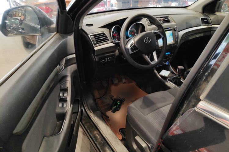 Used BAIC Senova X65 2015 2.0T manual Comfort trim level
