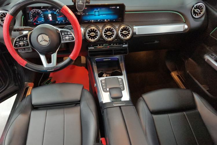 Used Mercedes-Benz GLB 2021 GLB 200 Dynamic Edition Center Console
