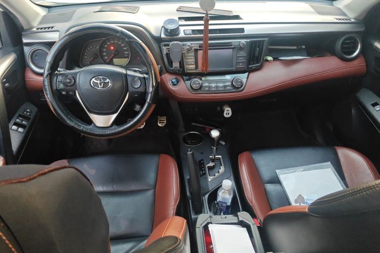 Used Toyota RAV4 2013 2.5L Automatic 4x4 Elite Edition Center Console