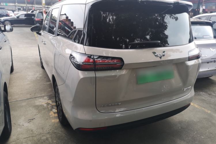 Used Wuling Starlight 730 2025 Model Plug-in Hybrid 125km Luxury Edition