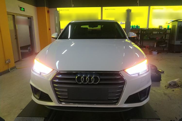 Used Audi A4L 2019 40 TFSI Fashion Edition China VI Emission Standard
