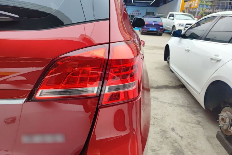 Used Haval H2 2016 Red-Label 1.5T Manual Two-Wheel Drive Luxury Model