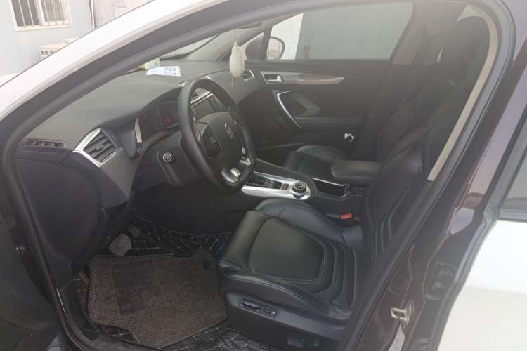 Used DS 6 2014 1.6T Luxury Edition THP160 Interior 2