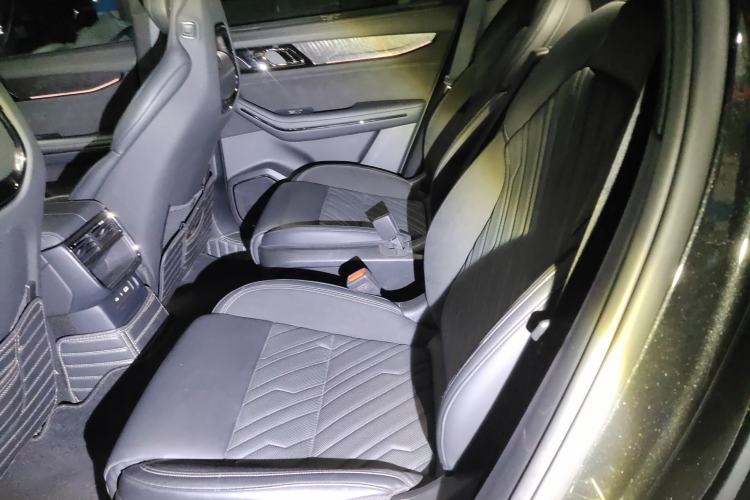 Used Lynk & Co 09 EM-P 2021 2.0T PHEV Halo Six-Seater
