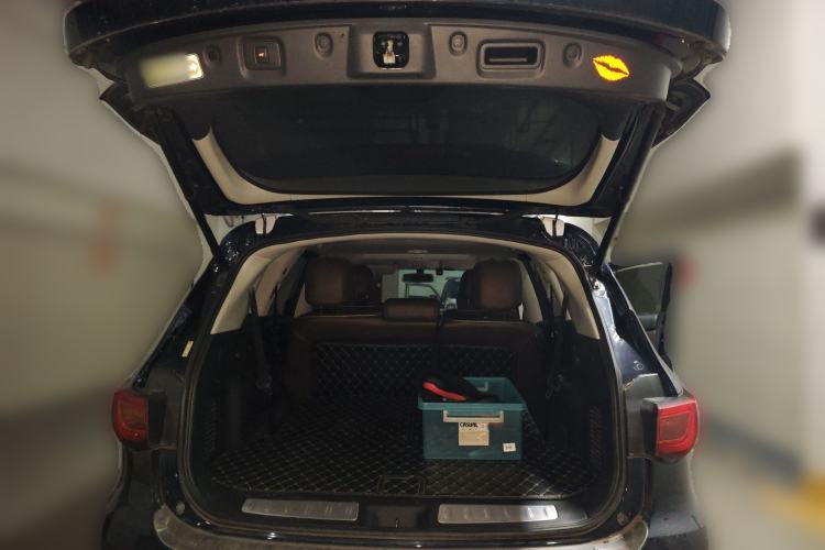 Used Infiniti QX60 2018 2.5 S/C Hybrid Two-Wheel-Drive Champion Family Edition Trunk