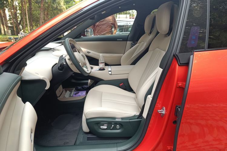 Used Xiaomi Auto YU7 2025 Ultra-Long Range Rear-Wheel Drive Version Left Front Seat