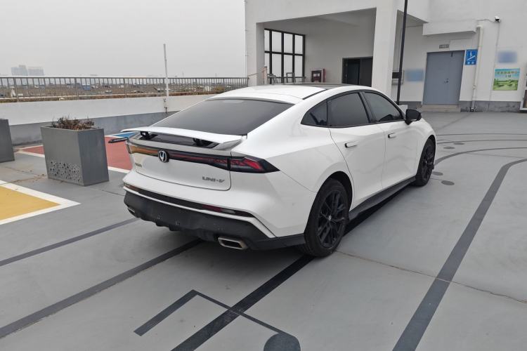 Used CHANGAN UNI-V 2024 1.5T Smart Navigation Version