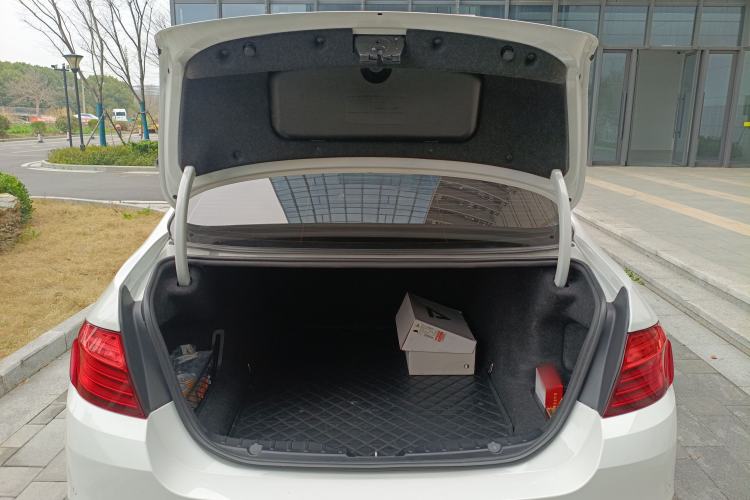 Used BMW 5 Series 2014 525Li Luxury Design Package
