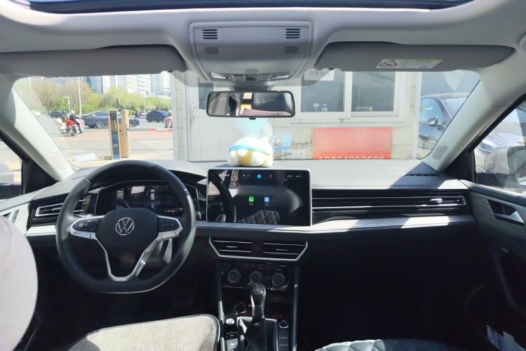 Used Volkswagen Sagitar 2023 300TSI DSG Excellence Edition Center Console