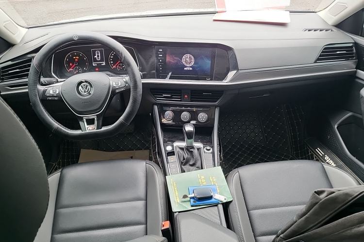 Used Volkswagen Sagitar 2020 280TSI DSG Comfort Version China VI Standard Center Console