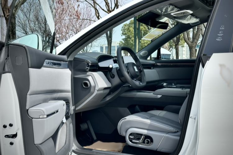 Used Zeekr 7X 2025 100 kWh Long-Range Rear-Wheel Drive with Intelligent Driving Features
