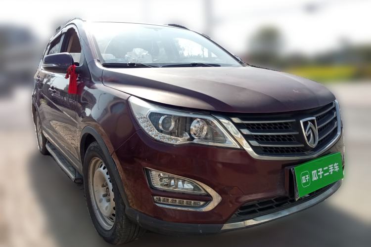 Used Baojun 560 2015 1.8L manual Comfort trim level

