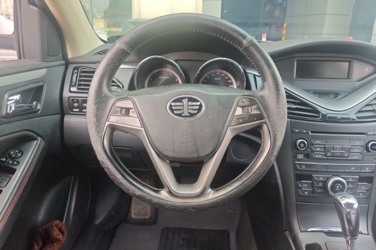 Used Bestune B70 2014 2.0L automatic luxury version
