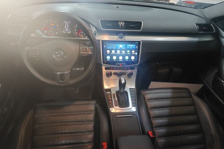 Used Volkswagen FAW-Volkswagen CC 2016 1.8TSI Prestige Model Center Console