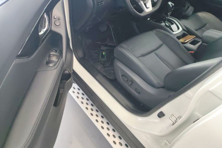 Used Nissan X-Trail 2025 Honor 2.0L Two-Wheel Drive Leading Edition Driver Seat