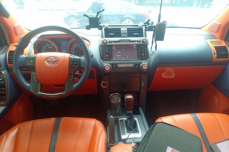 Used Toyota Prado 2010 4.0L Automatic TX-L Center Console