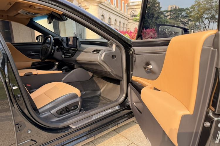 Used Lexus ES 2023 200 Excellence Edition