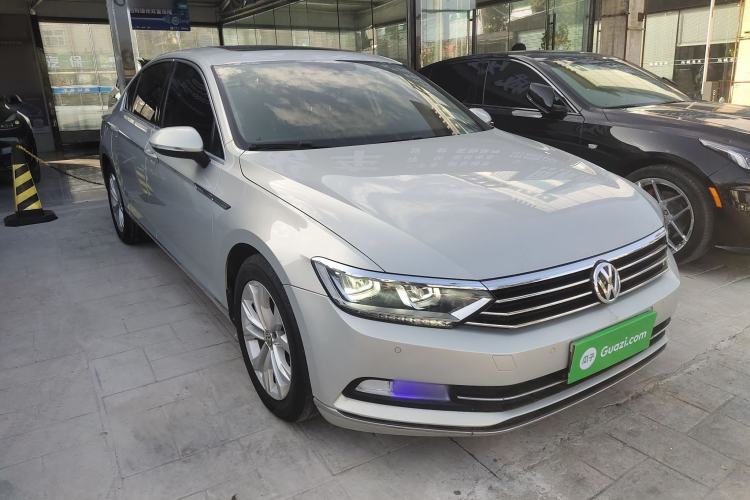 Used Volkswagen Magotan 2018 Facelift 330TSI DSG Luxury Model
