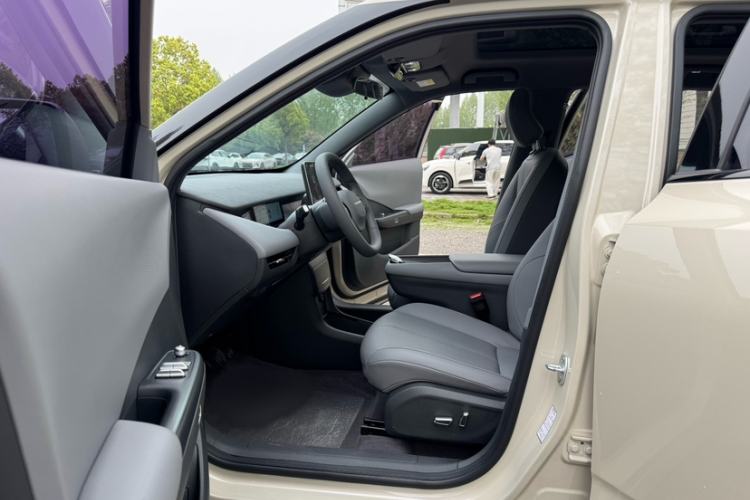 Used Dongfeng NAMMI 06 2025 471 Ultra Interior 1