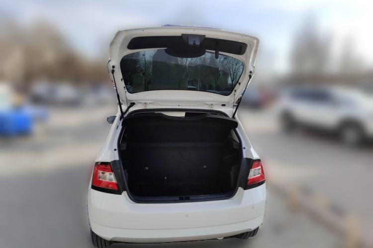 Used Skoda Fabia 2017 1.4L Automatic Car Enjoy Edition
