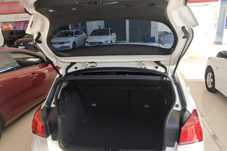 Used BMW 1 Series 2016 118i Leading Model Trunk