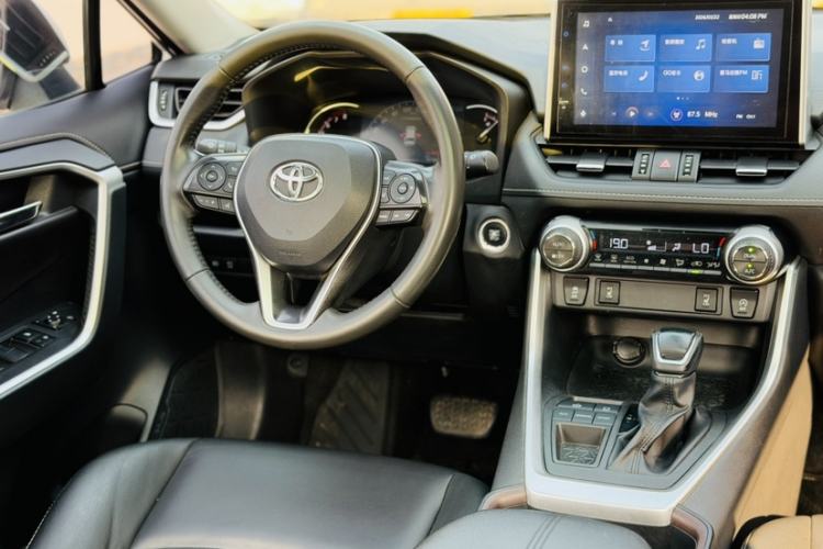 Used Toyota RAV4 2021 2.0L CVT Two-Wheel Drive Fashion PLUS Edition