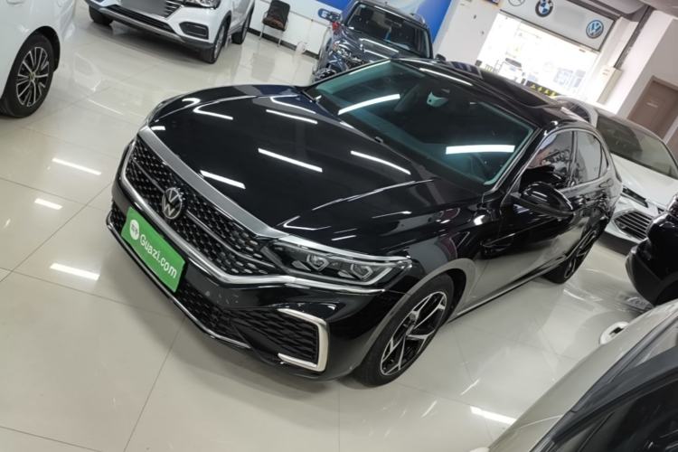 Used Volkswagen Passat 2023 330TSI Starry Luxury Edition