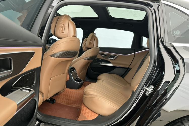 Used Mercedes-Benz E-Class 2024 E 300 L Stylish Model Interior 1