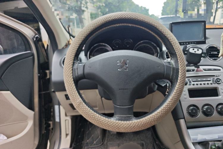 Used Peugeot 408 2011 1.6L Manual Comfort Edition Steering Wheel