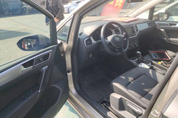 Used Volkswagen Golf Sportsvan 2019 280TSI Automatic Trendy Model China VI Standard Driver Seat