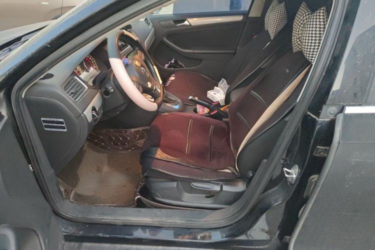 Used Volkswagen Sagitar 2012 1.4TSI Automatic Luxury Edition Left Front Seat