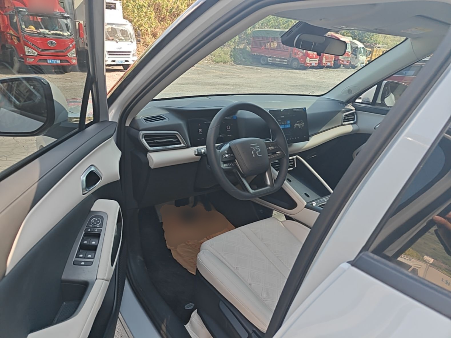 BYD Yuan UP 2025 Model 301KM Leading Version — снимка 18