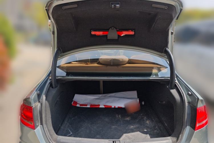 Used Audi A4L 2011 2.0 TFSI Comfort Model Trunk